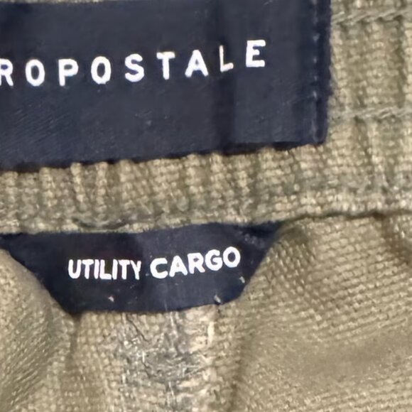 Stylish Aeropostale Utility Cargos in Army Green - Picture 4 of 8